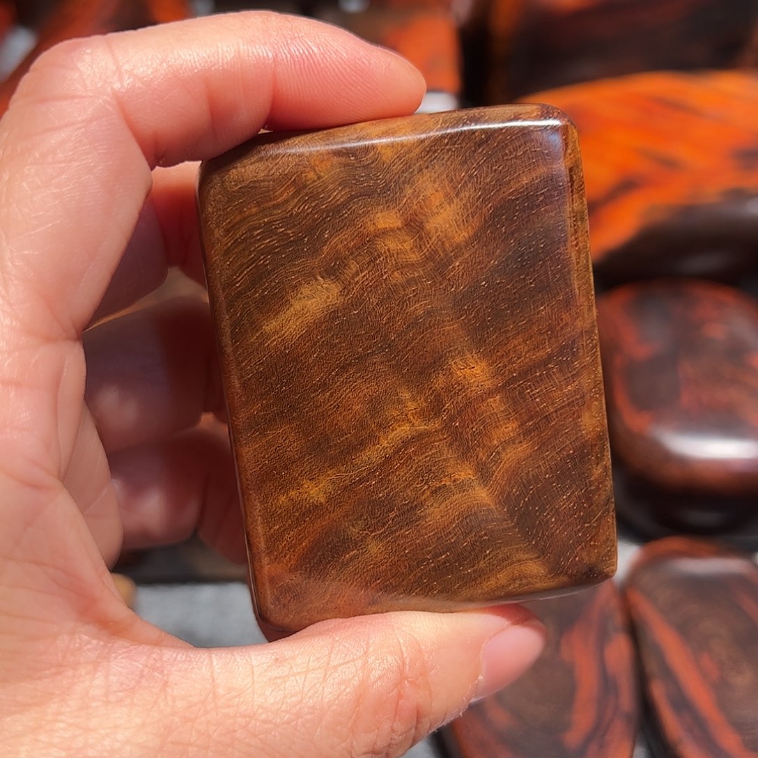 云****交趾黄檀（大红酸枝）