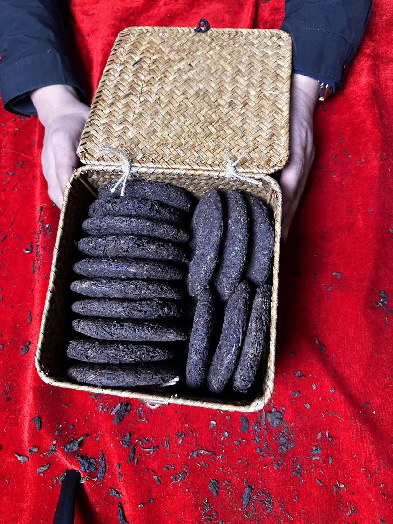 云南普洱茶1902年亿兆丰号老生茶1600g拍5发6