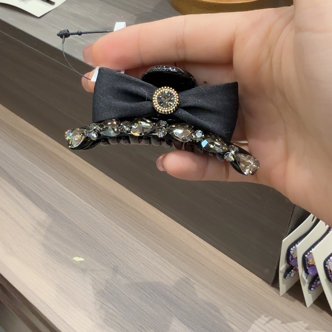 布艺非金属黑色小半抓