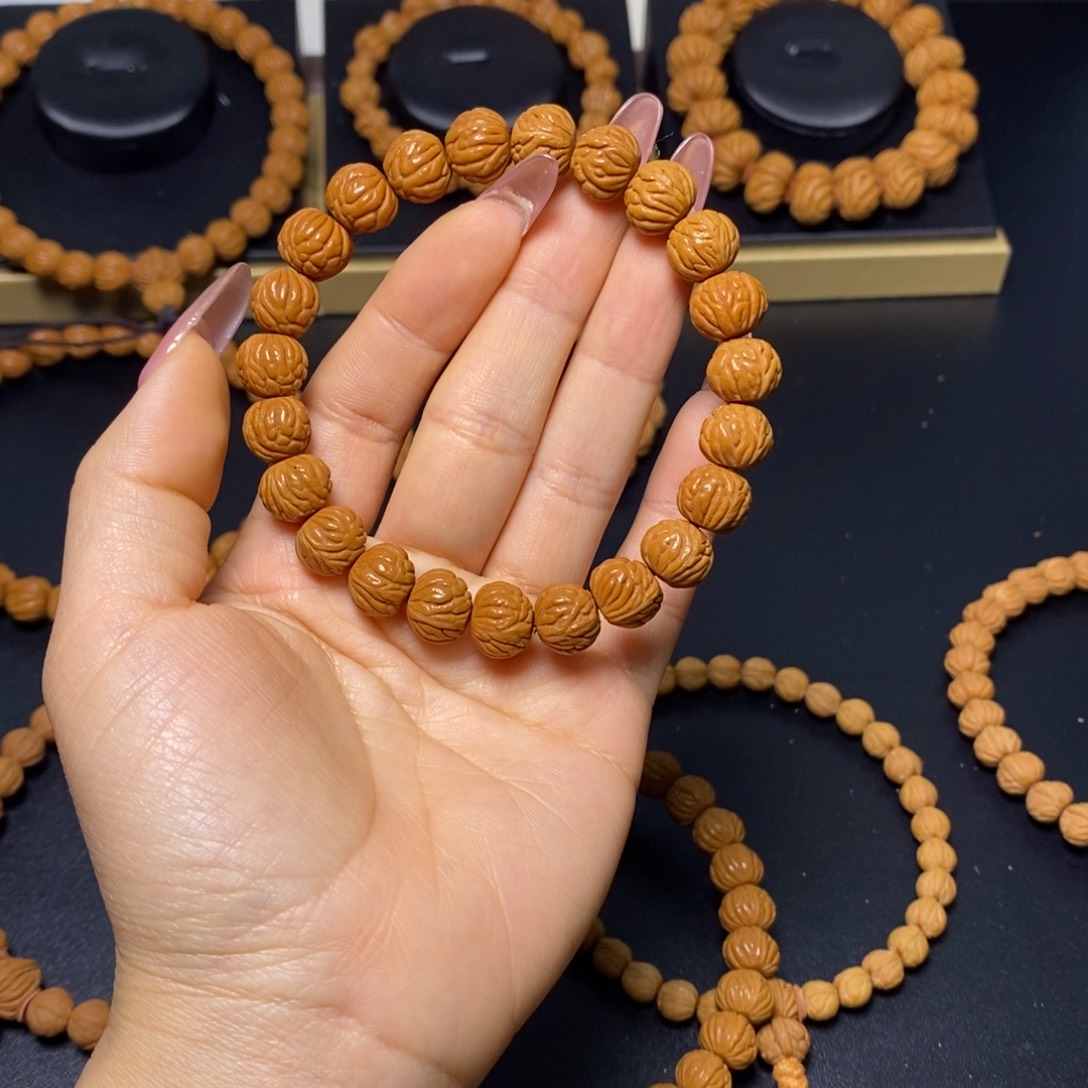 用***0吊坠桃核秦岭文玩