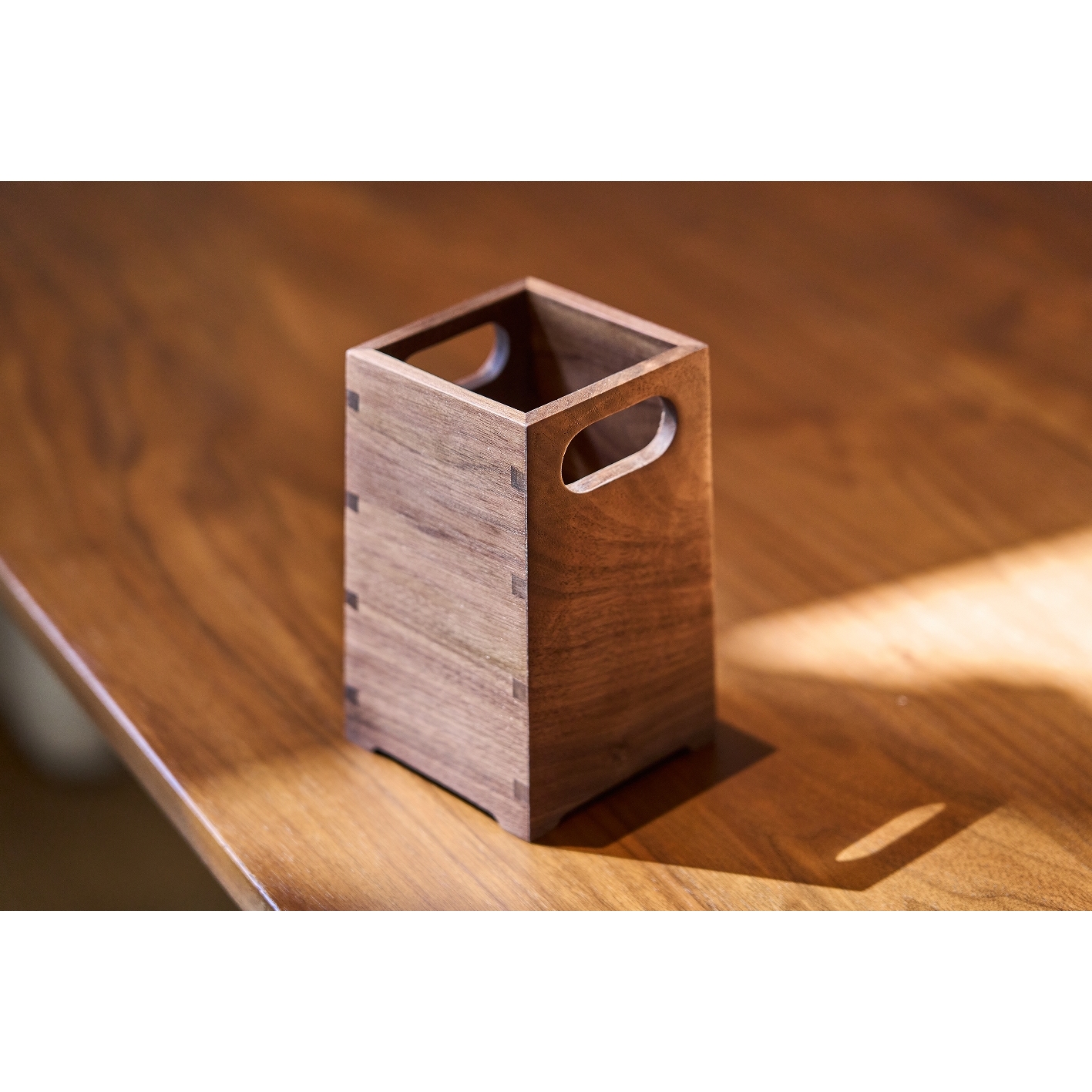 黑胡桃米兜笔筒  收纳用品  长7*宽7*高13