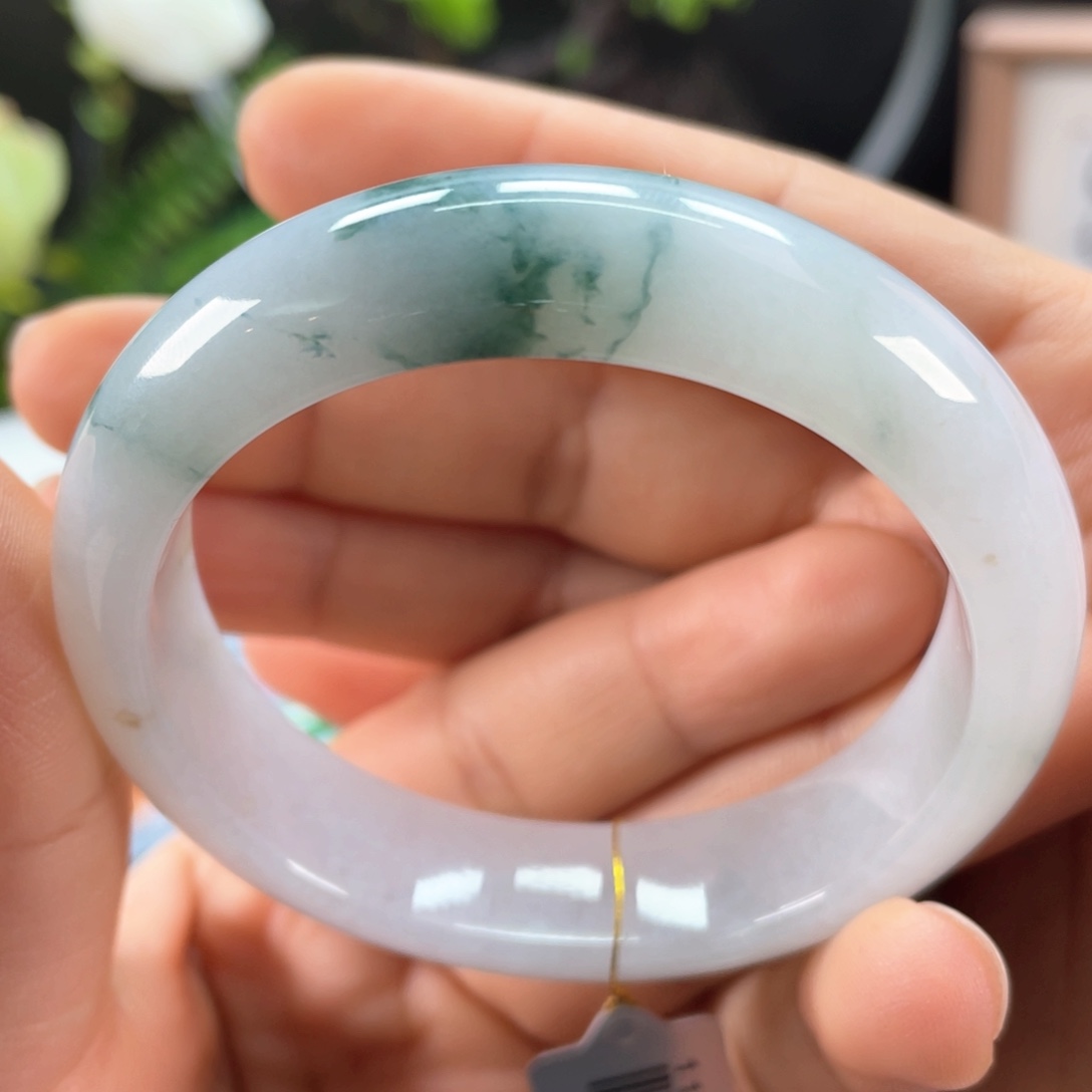 翡翠手镯未镶嵌胶润