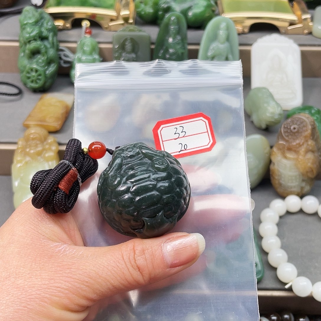 未镶嵌和田玉挂件