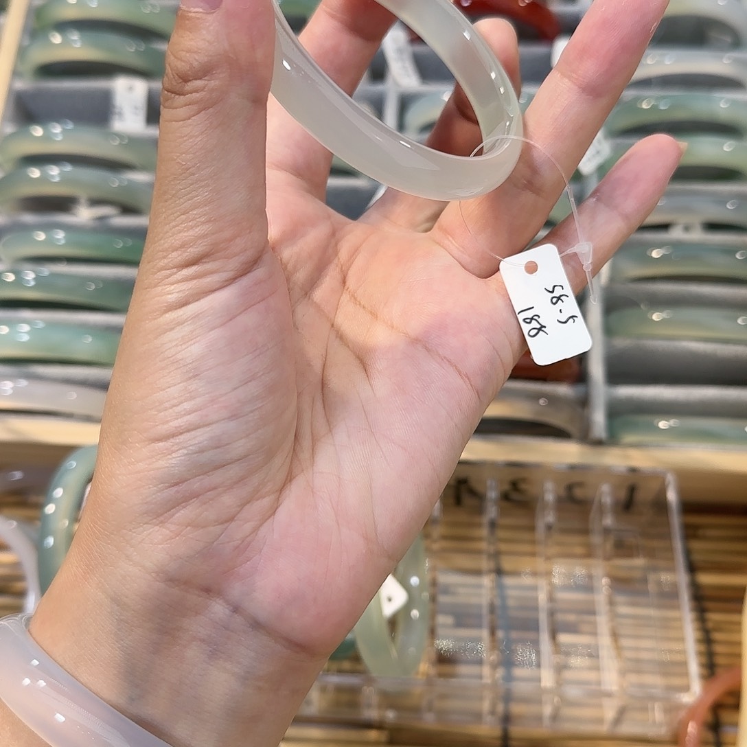 玛瑙/玉髓手镯未镶嵌圈口58.5