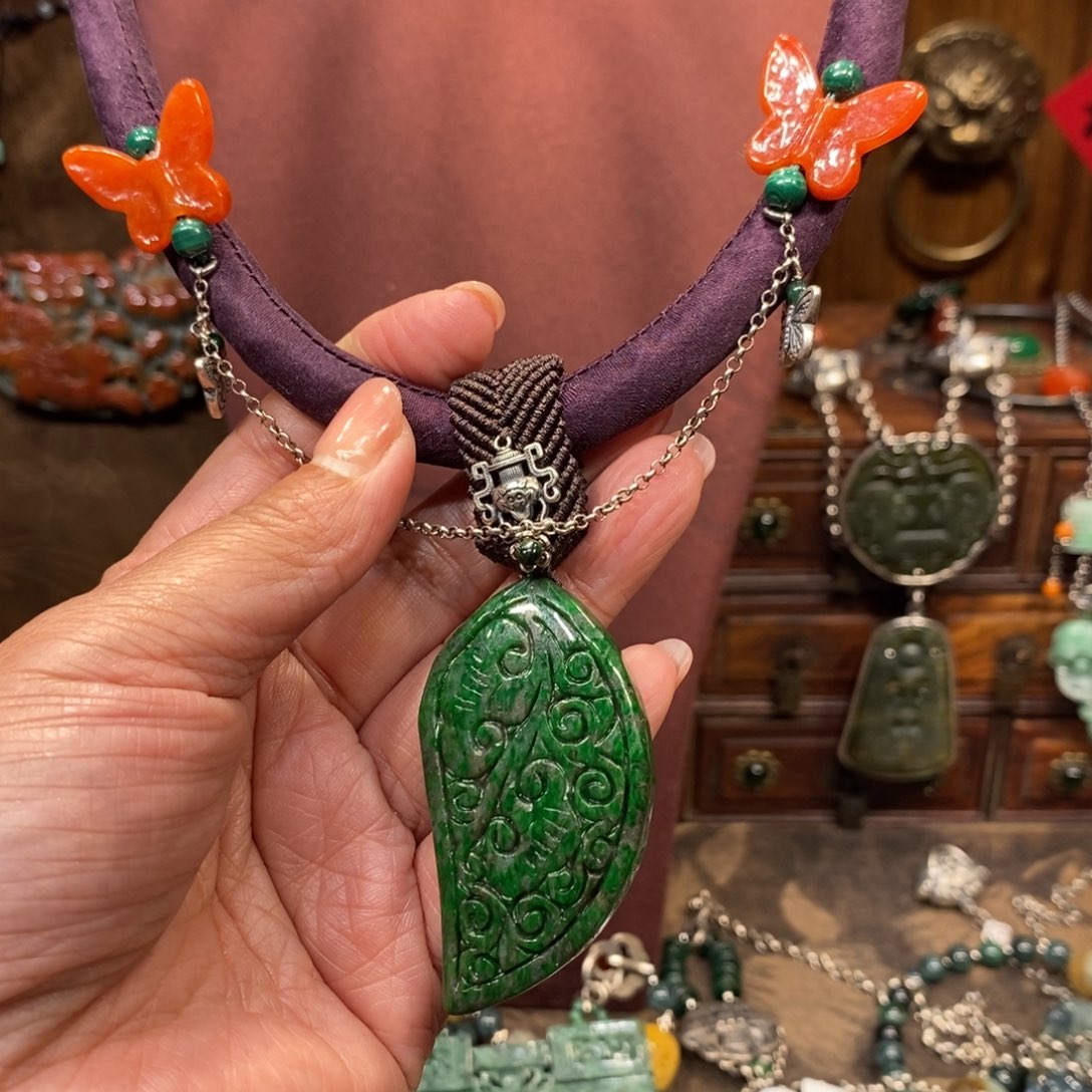 翡翠吊坠(赠链)未镶嵌