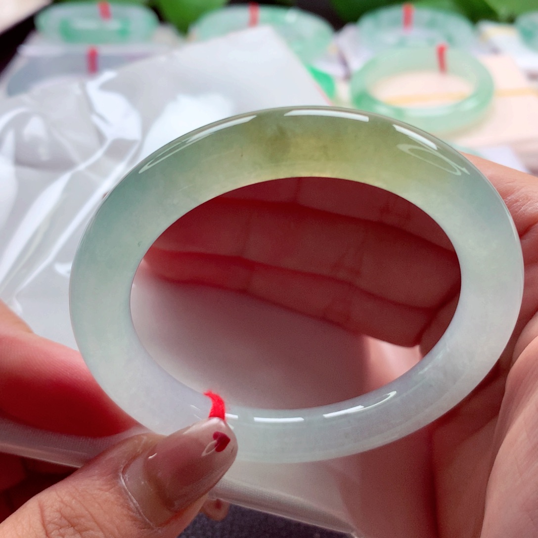 翡翠手镯（圆镯）未镶嵌师妹冰透黄翡半山水（15号）