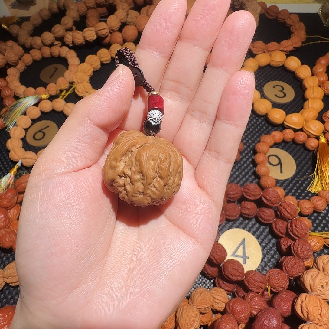 D***王木质类文玩核桃吊坠蛤蟆头吊坠