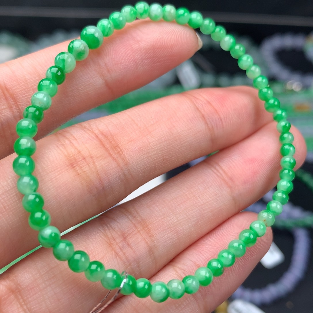 翡翠手链未镶嵌卡