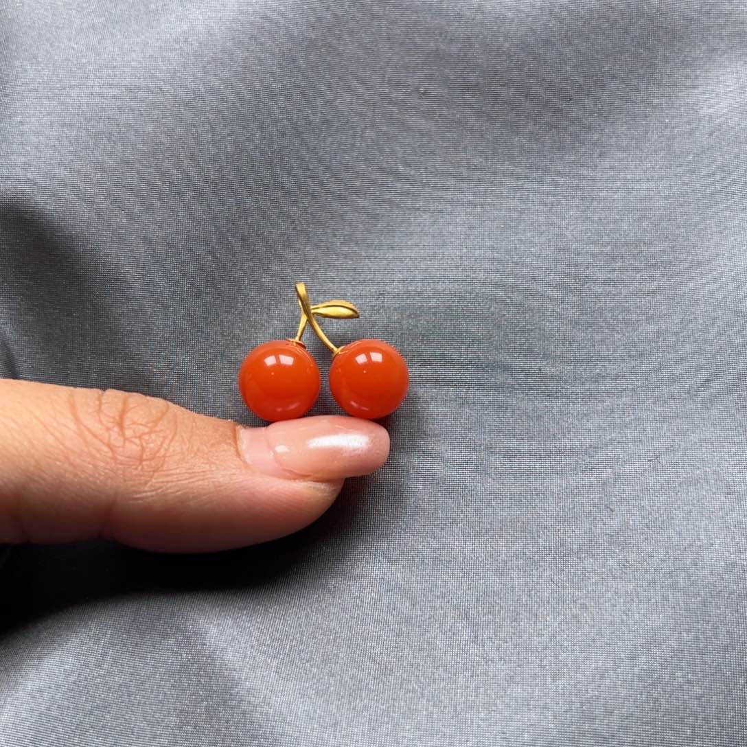 南红玛瑙吊坠18K金镶嵌