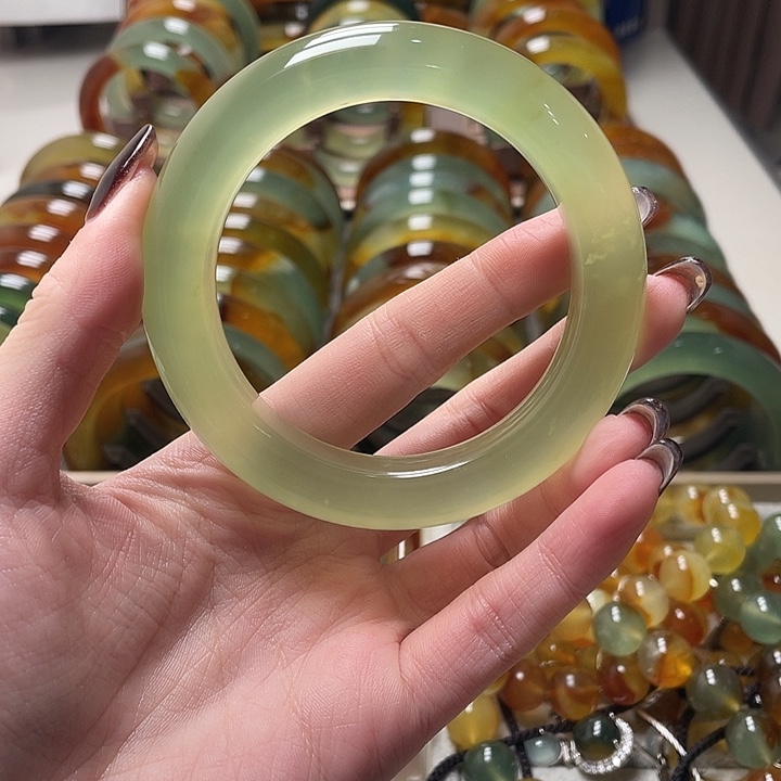 蛇纹石玉未镶嵌手镯60.7