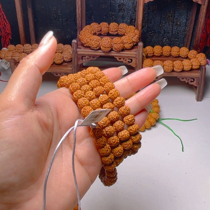 金刚菩提手串白*小金刚蜂王0.9