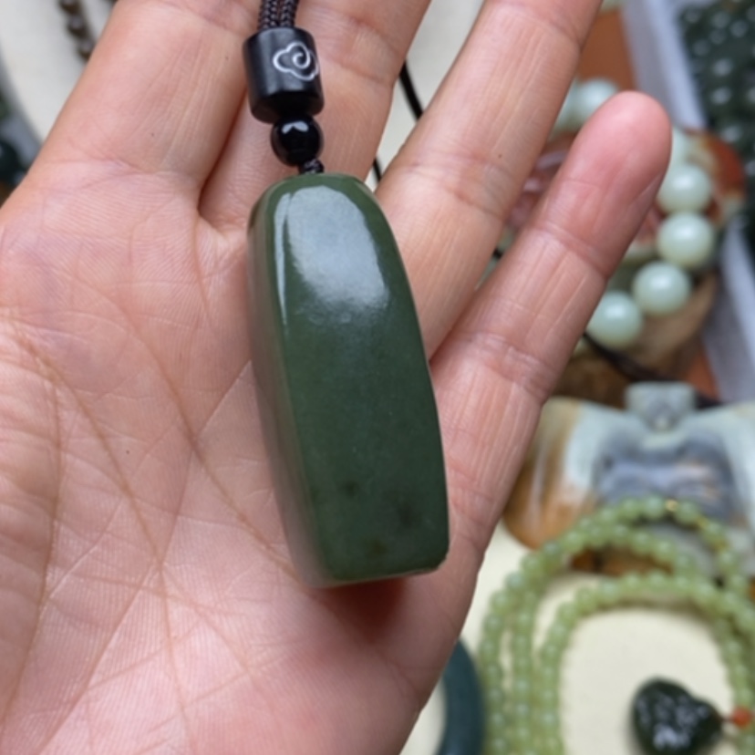 【闪购商品】未镶嵌岫岩河磨玉（透闪石质玉）挂件