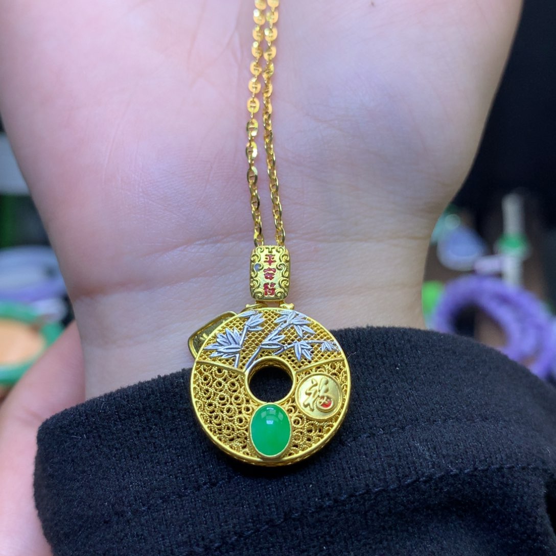 翡翠颈饰18K金镶嵌翡翠（含链子）