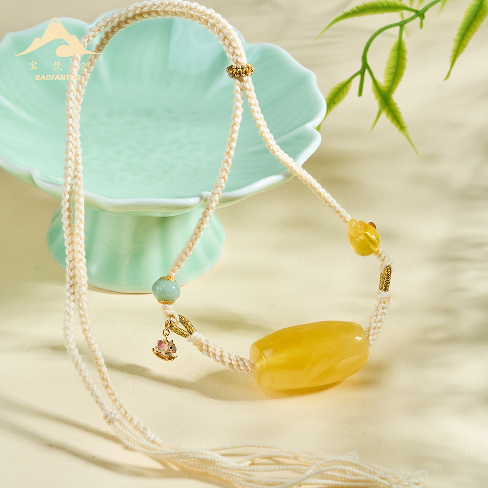 宝梵陀蜜蜡吊坠 4181  kr