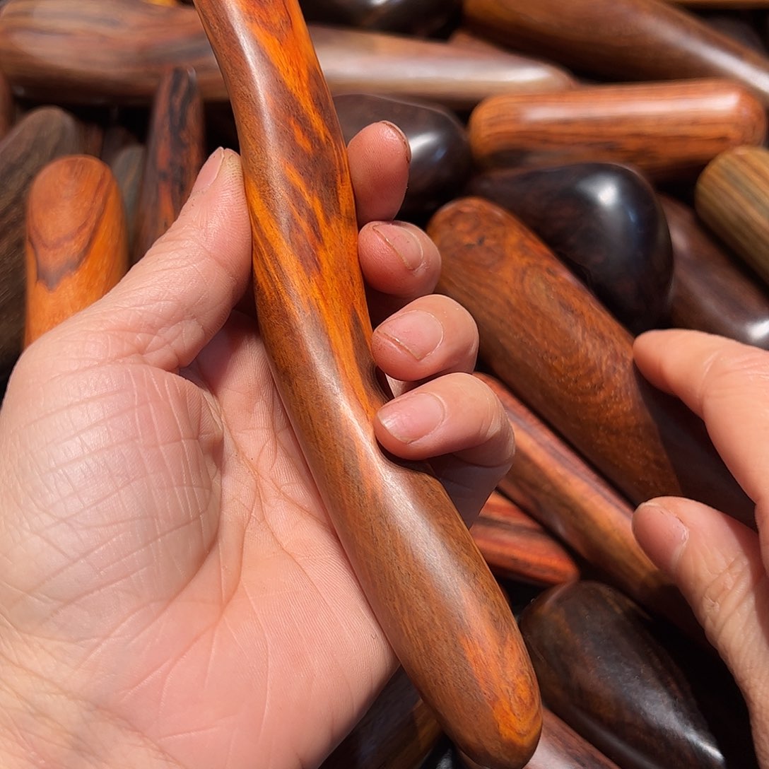 交趾黄檀（大红酸枝）柳*刀