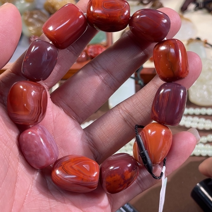 颈饰未镶嵌南红玛瑙