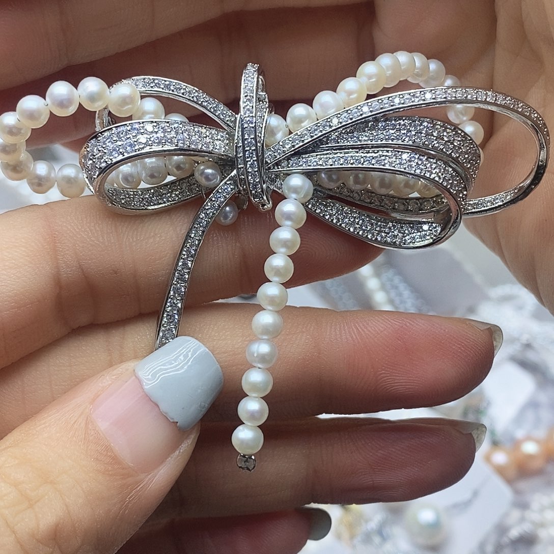 淡水珍珠未镶嵌胸针