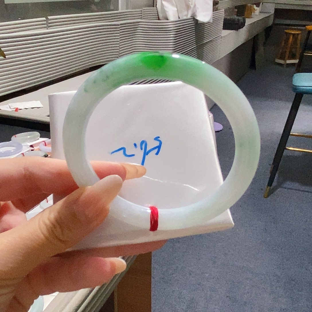 翡翠未镶嵌手镯手镯