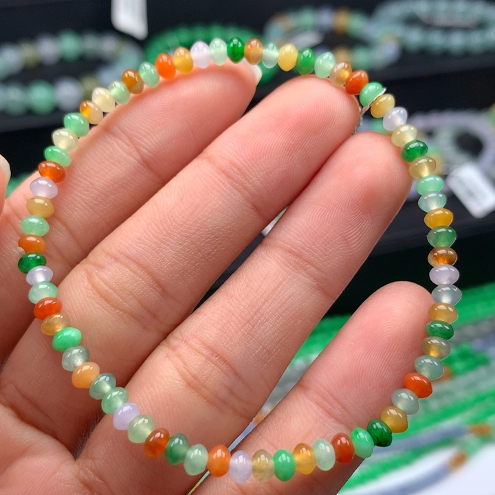 翡翠手镯未镶嵌卡