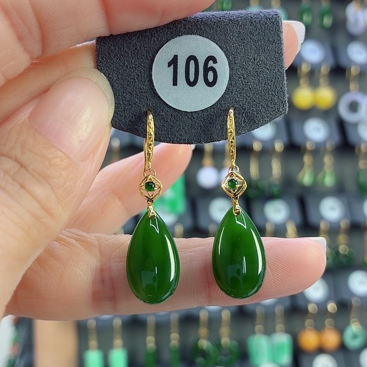 18K金镶嵌和田玉耳饰