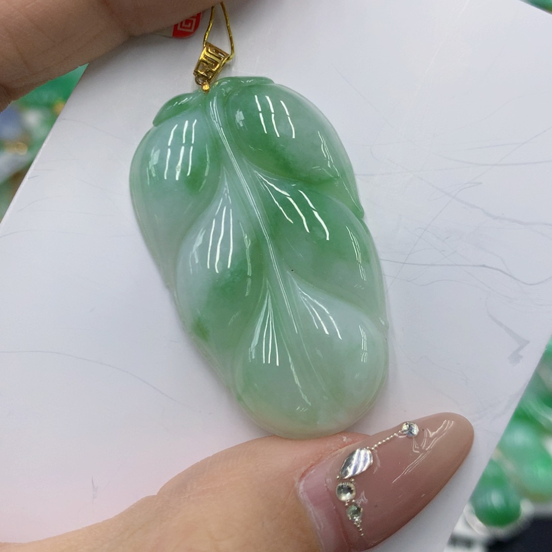 翡翠颈饰18K金镶嵌翡翠