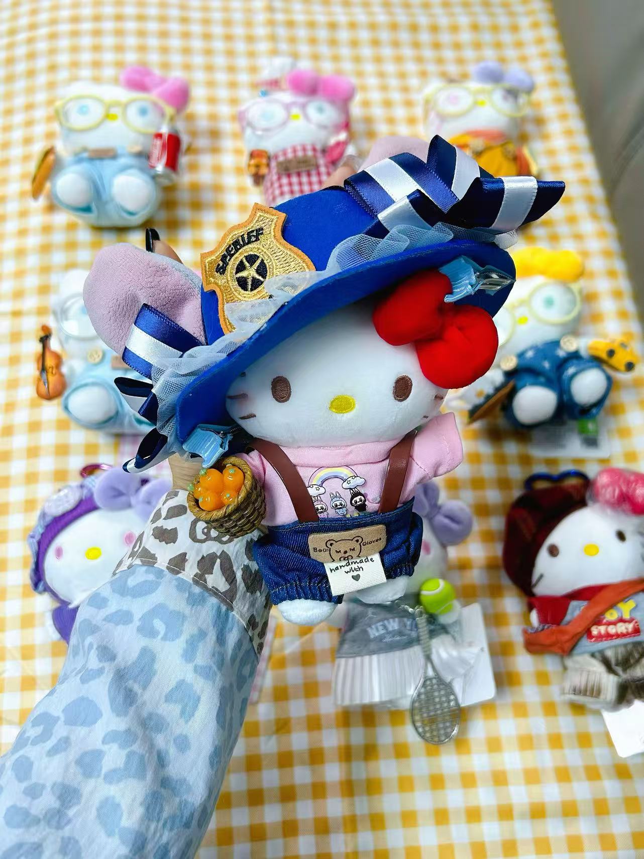 正品三丽鸥，HelloKitty情侣可爱包包挂件公仔玩偶装饰礼物