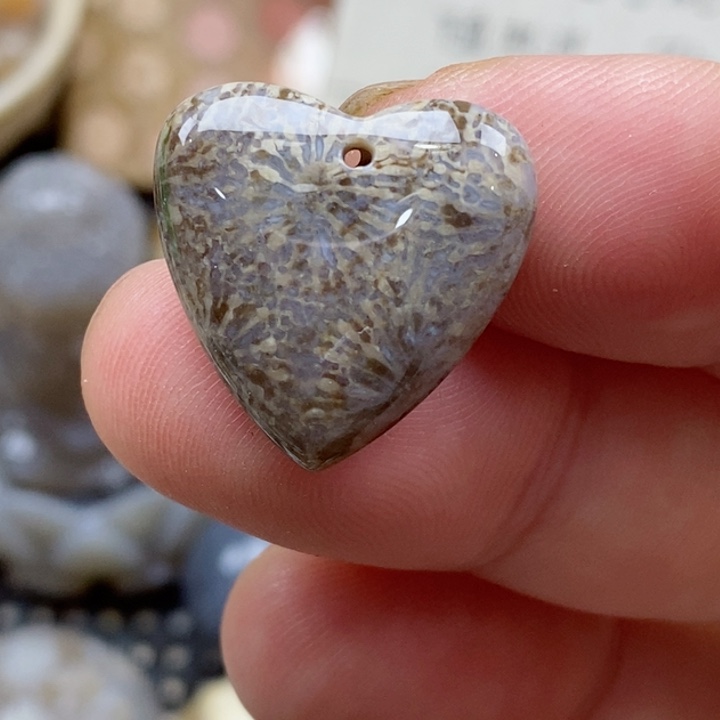 颈饰未镶嵌硅化珊瑚（珊瑚玉）小