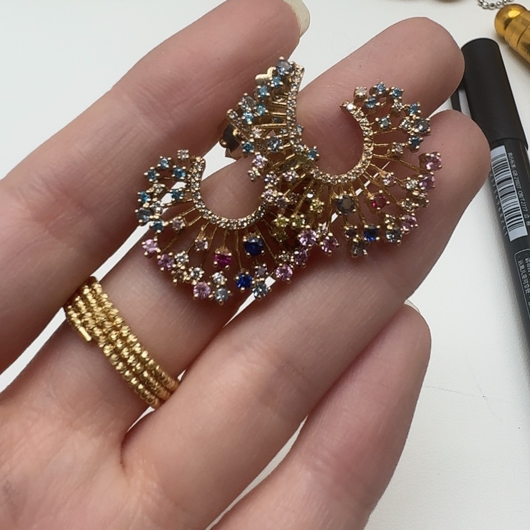 蓝宝石耳饰未镶嵌