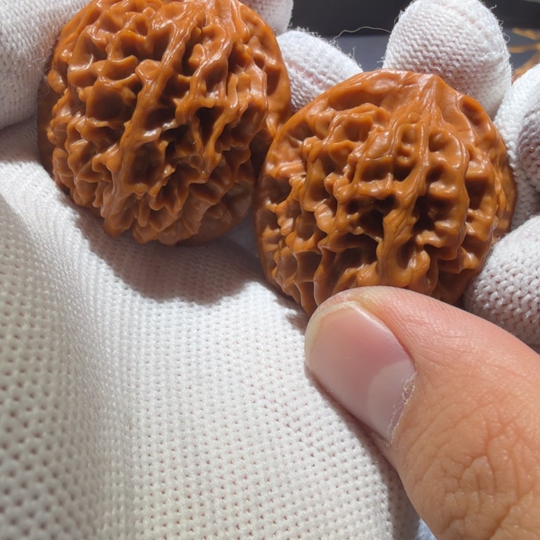 循***文玩核桃吊坠秦闷