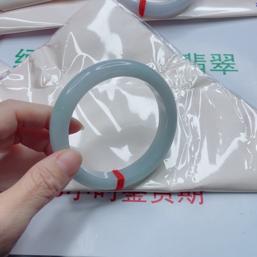 未镶嵌手镯翡翠C***y