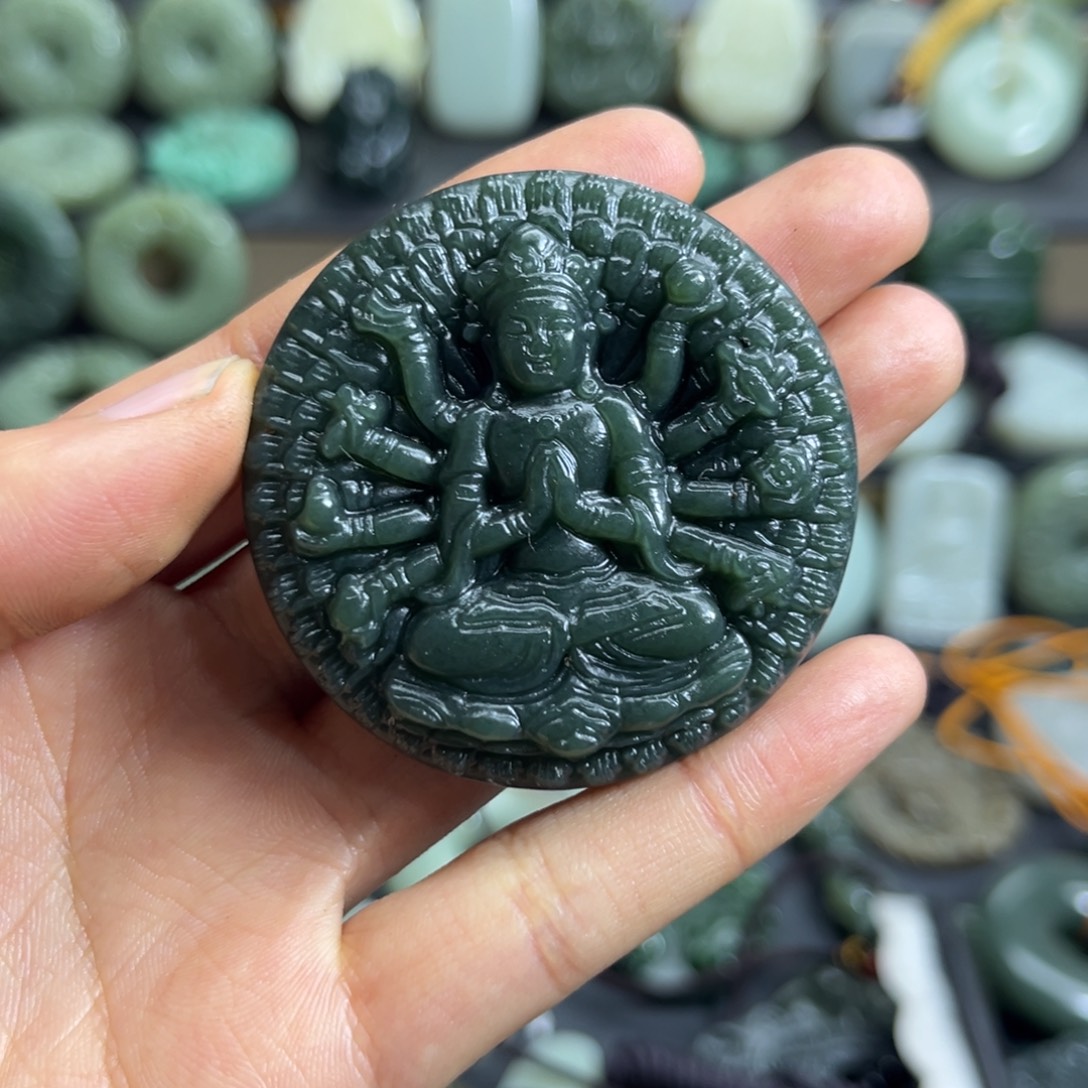 和田玉未镶嵌颈饰