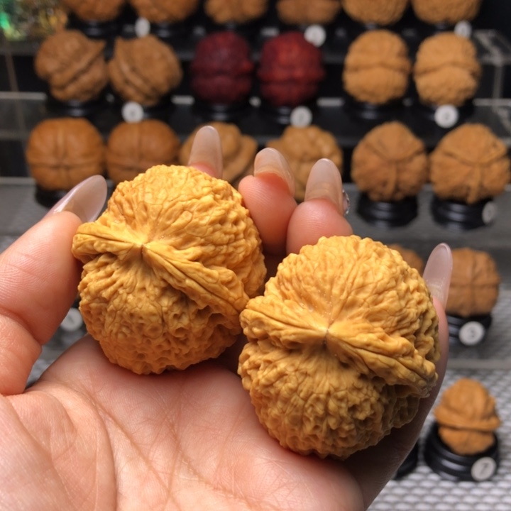 橄榄核吊坠7龙鳞铁狮子
