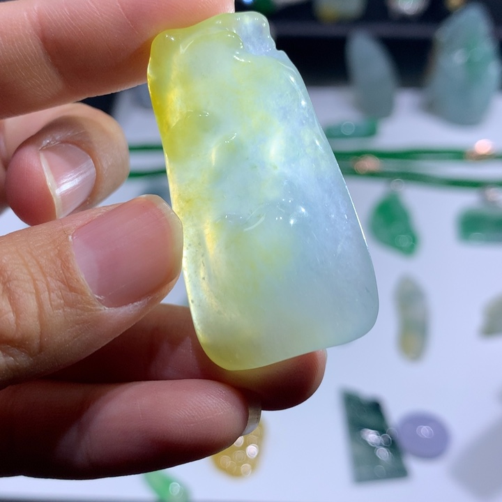 翡翠颈饰未镶嵌随型