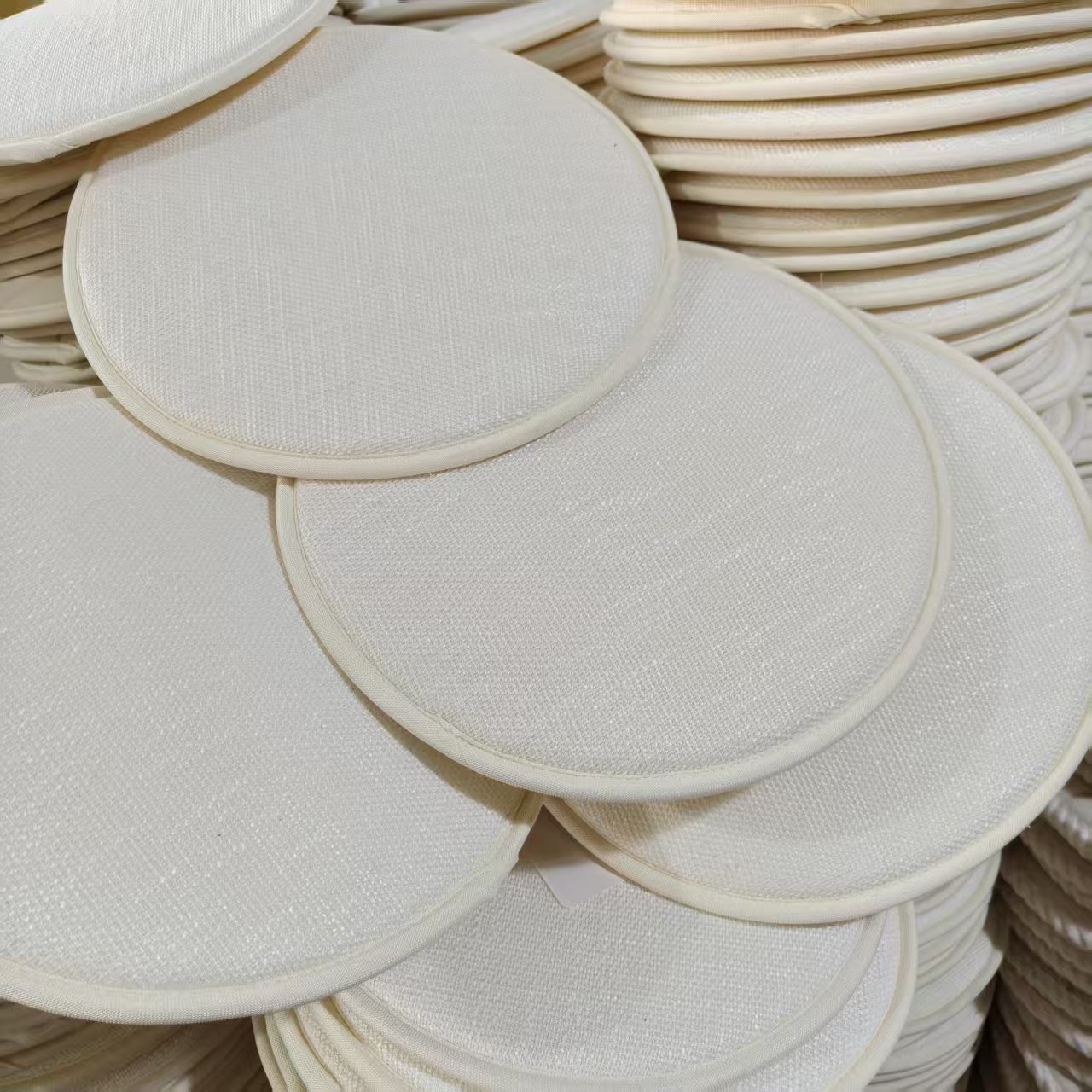 102米白色(大编织面)记忆棉坐垫 直径35cm 发4个