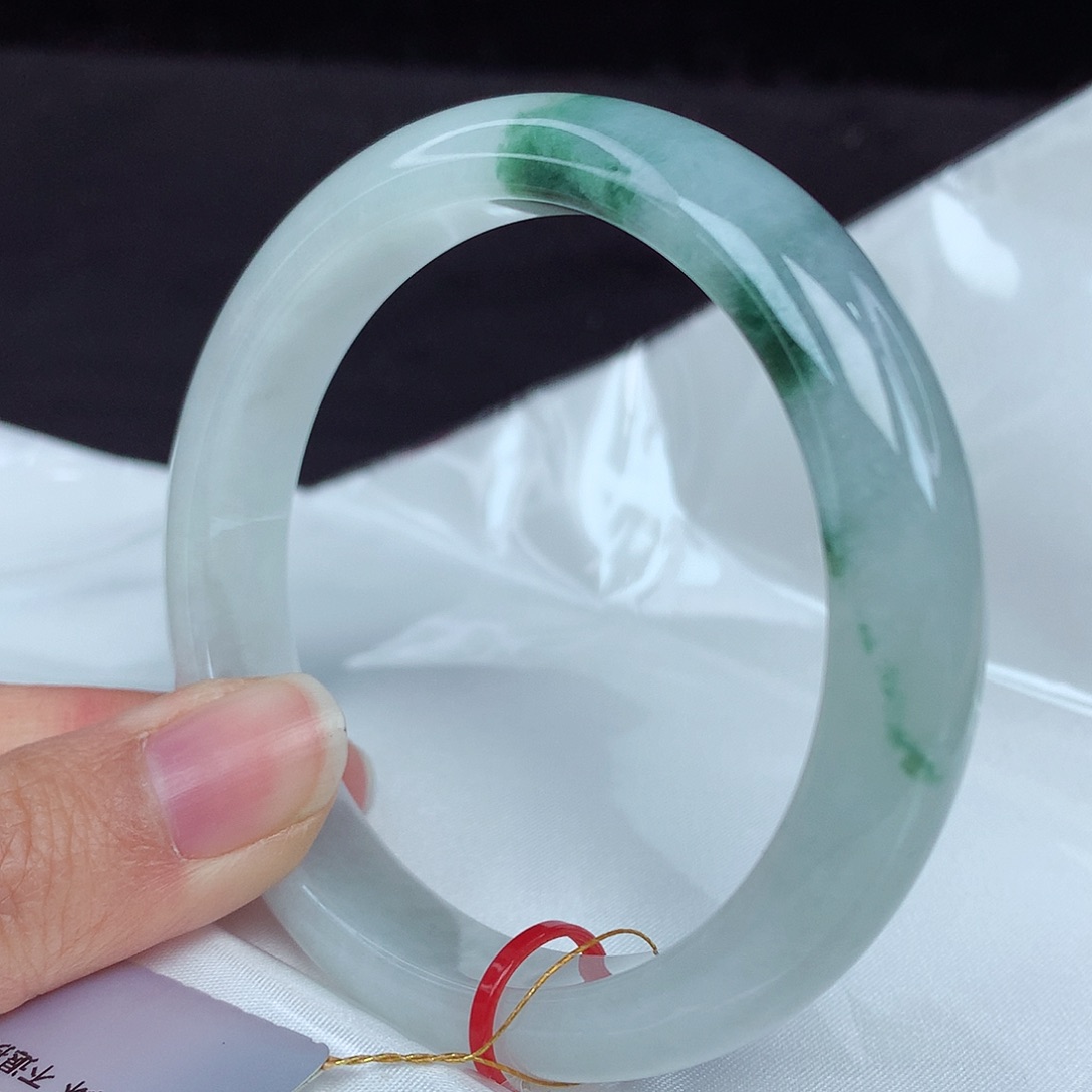 翡翠手镯未镶嵌57圈4440