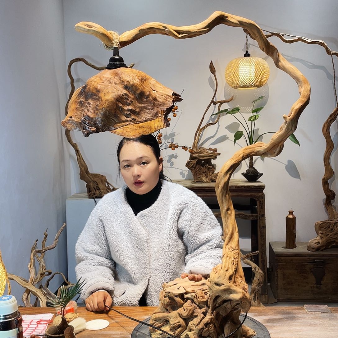 ****天然根雕陶制艺术品