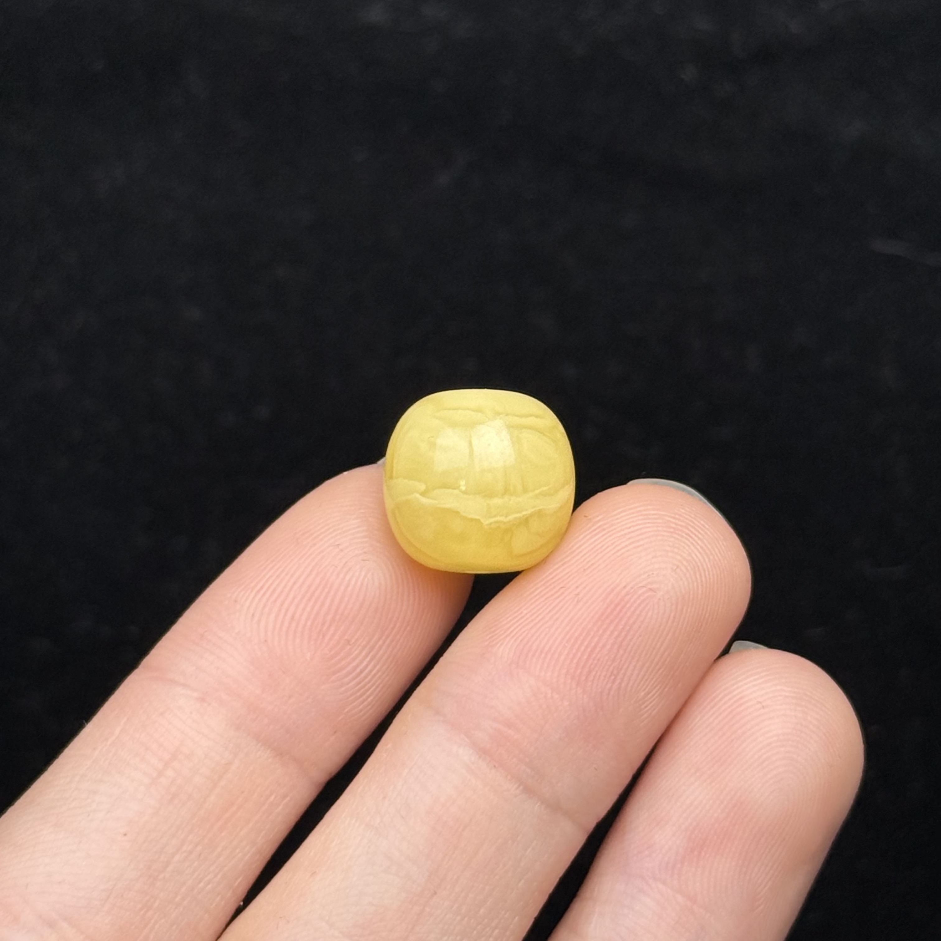 F3206天然原矿蜜蜡 满蜡鸡油黄墩子 12.6*11.9mm支持复检假一罚十