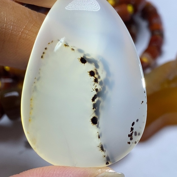 玛瑙/玉髓颈饰未镶嵌