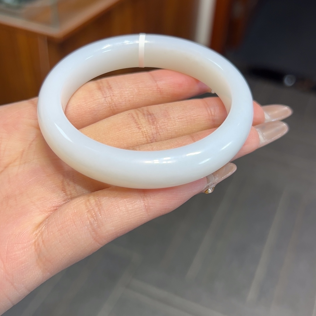 和田玉未镶嵌吊坠阿*俩