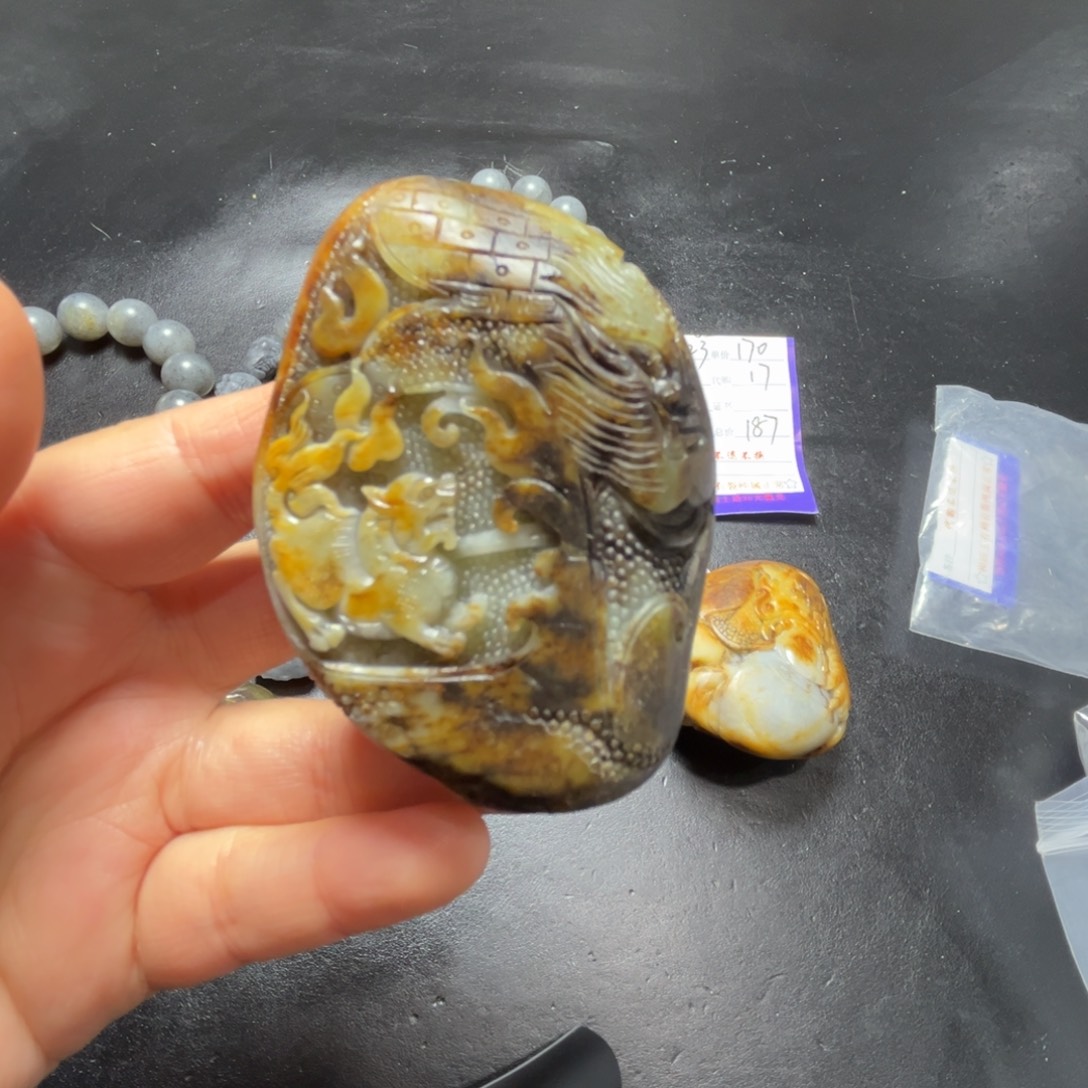 和田玉（糖玉）未镶嵌颈饰