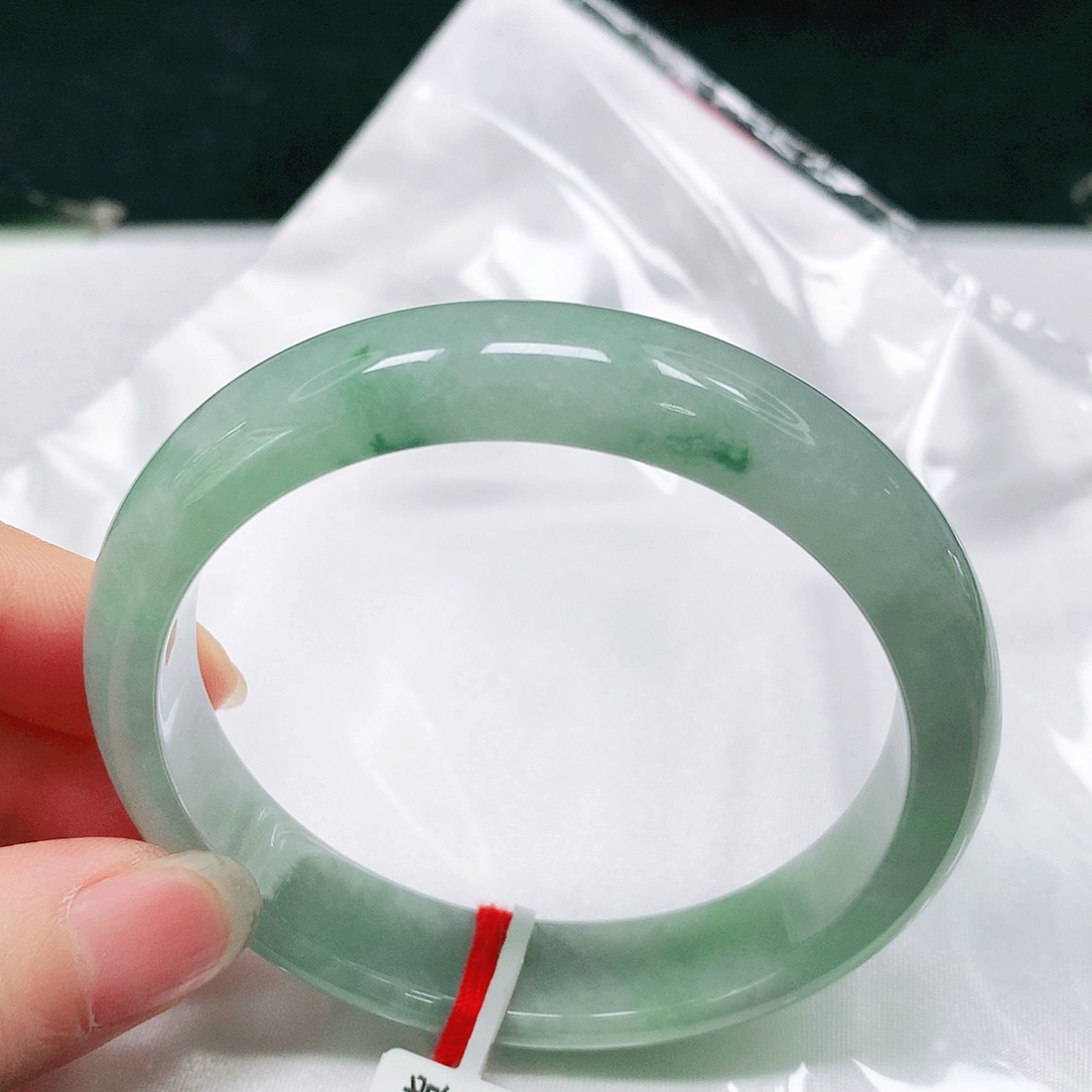 翡翠手镯未镶嵌12 号翡翠手镯