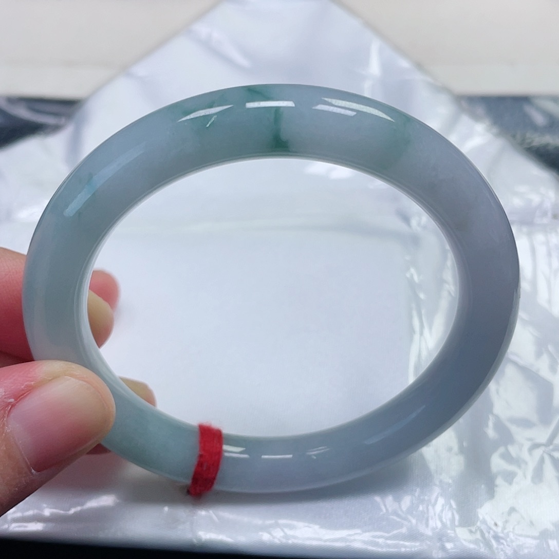 未镶嵌手镯（圆镯）翡翠