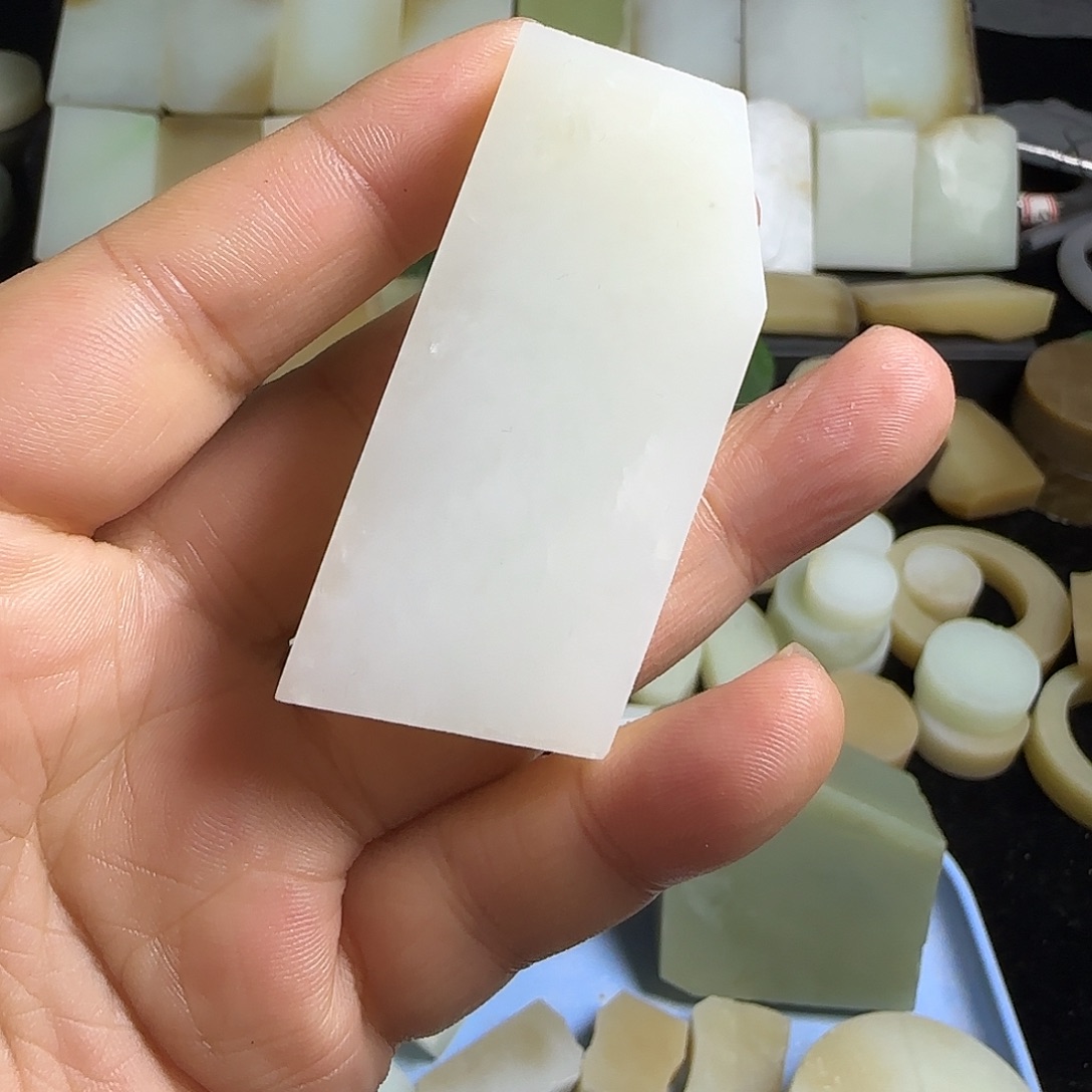 和田玉未镶嵌珠宝半成品