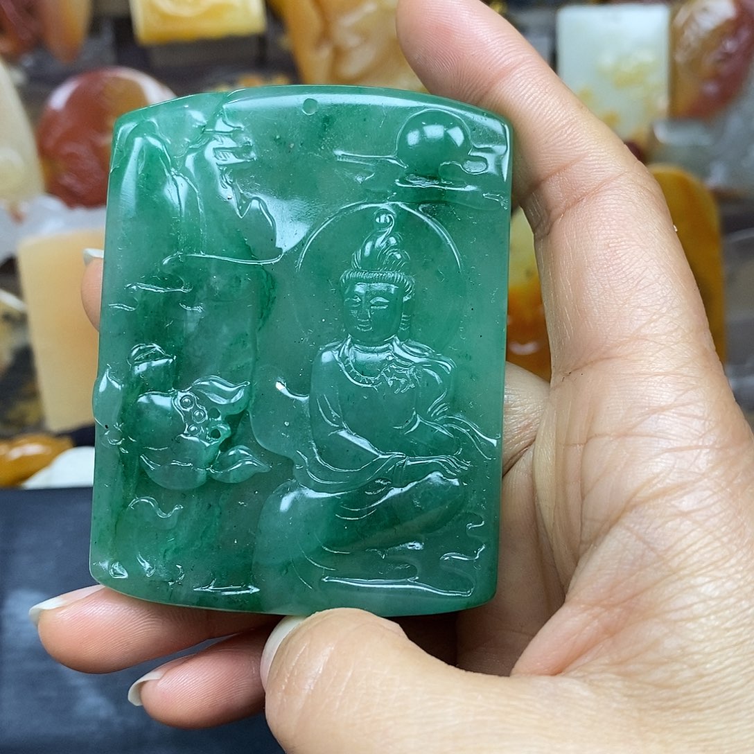 石英质玉（黄龙玉）颈饰未镶嵌