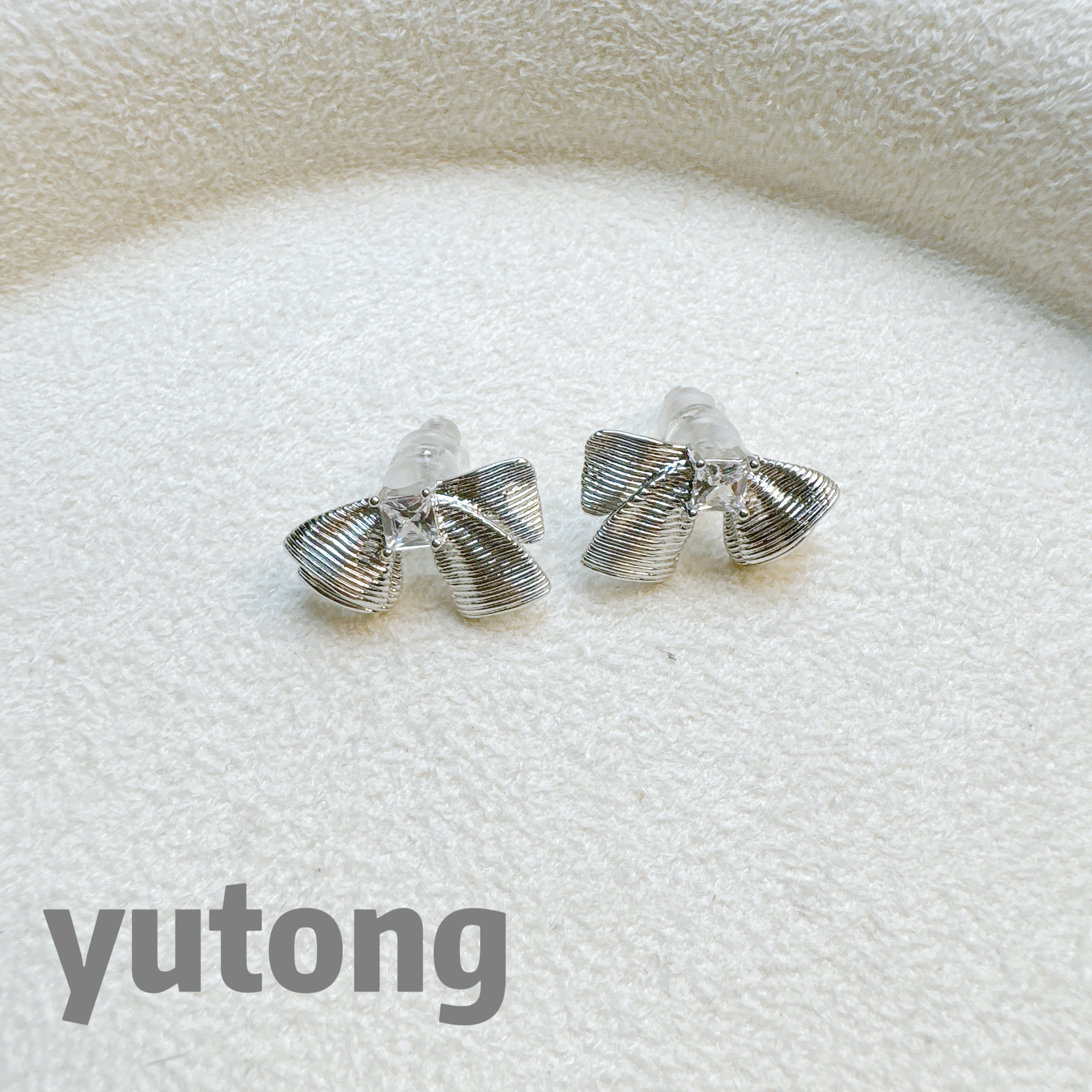 铜合金锆石耳饰 【雨桐轻奢饰品】设计款耳环YT02998
