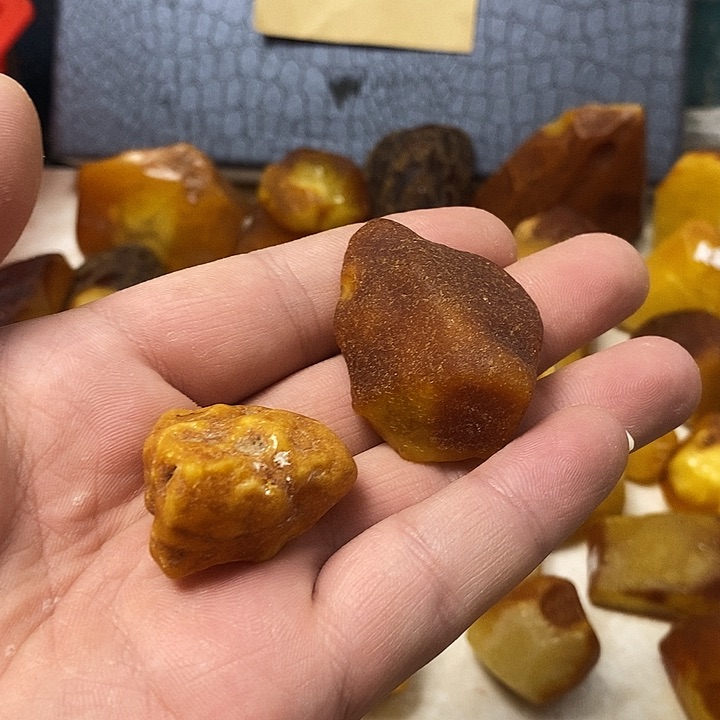 未镶嵌定制蜜蜡战**满定制吊坠