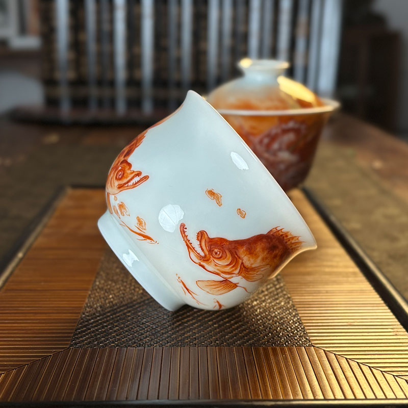 景德镇纯手工手绘鲑鱼泛红儒士杯主人杯随手杯中式陶瓷白瓷
