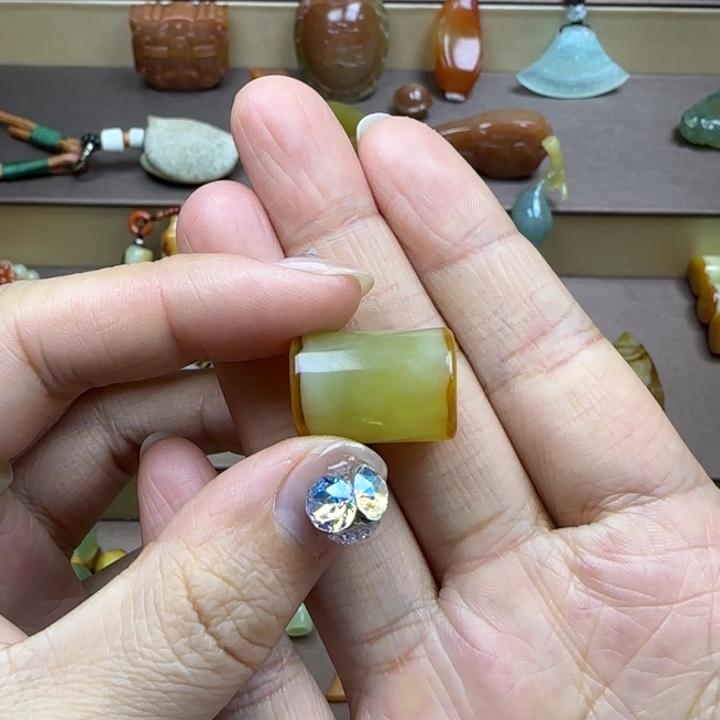 蛇纹石玉颈饰未镶嵌