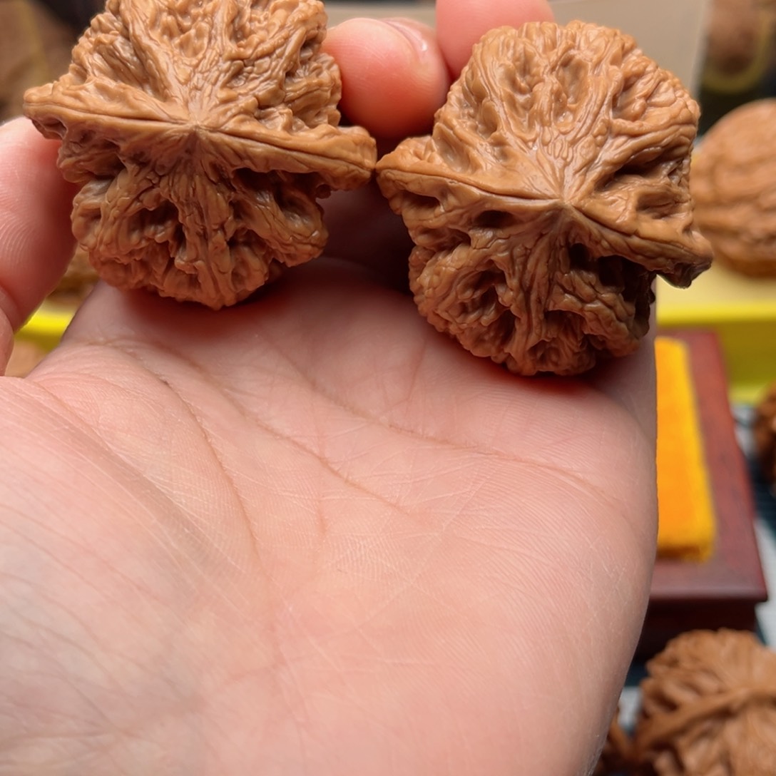 【闪购商品】桃木文玩核桃手把件42粗筋