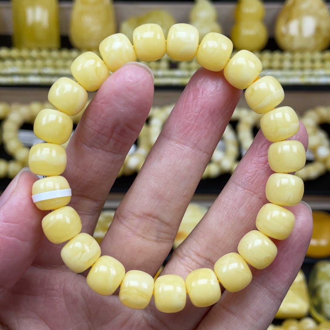 琥珀裸石未镶嵌吊坠